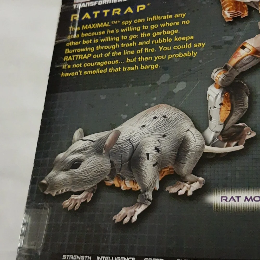 Transformers Generations Thrilling 30 Deluxe Class RATTRAP MAXIMAL 2014 SEALED
